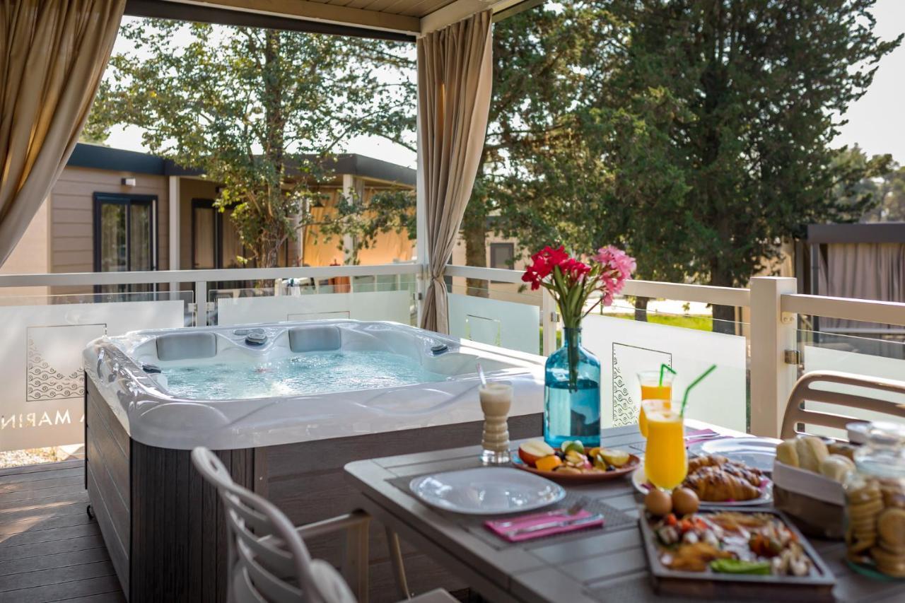 Premium Camping Homes Santa Marina, Lanterna Tar-Vabriga Eksteriør billede