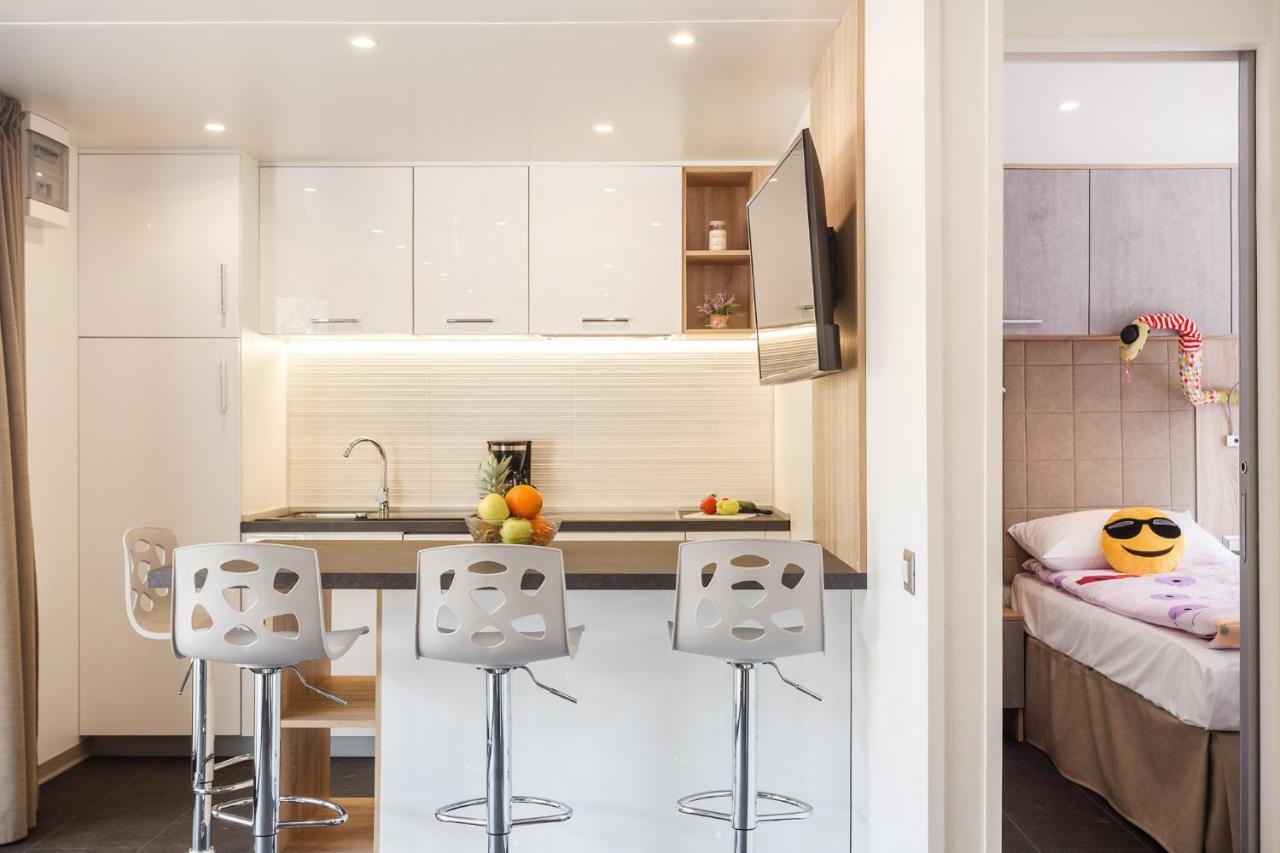 Premium Camping Homes Santa Marina, Lanterna Tar-Vabriga Eksteriør billede