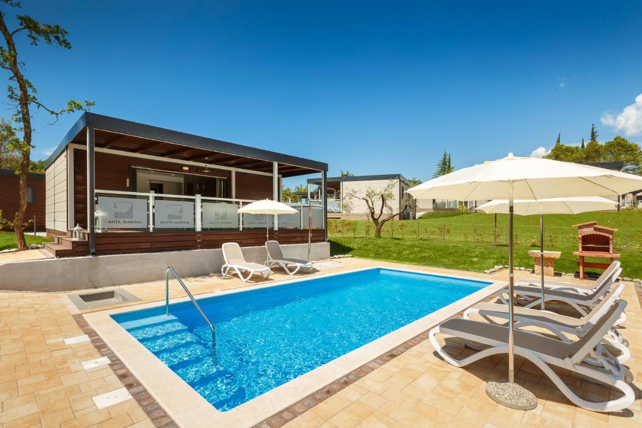 Premium Camping Homes Santa Marina, Lanterna Tar-Vabriga Eksteriør billede