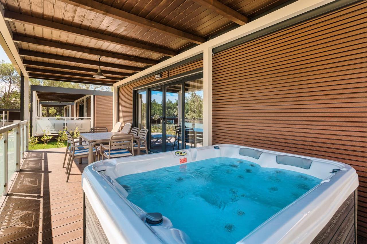 Premium Camping Homes Santa Marina, Lanterna Tar-Vabriga Eksteriør billede